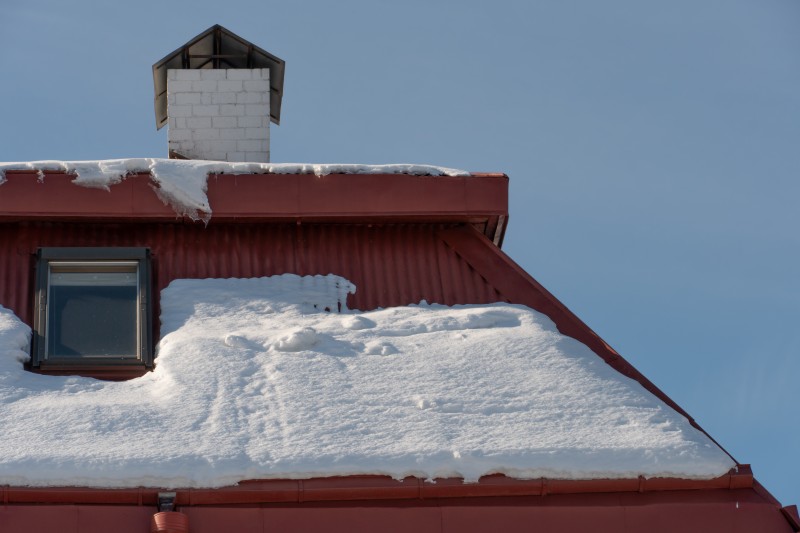 Dach w śniegu